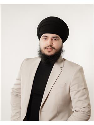 Karandeep Singh, Associate